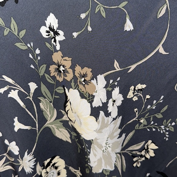 NWT Old Navy Floral Gray Maternity Shift Dress in Large - Picture 5 of 5